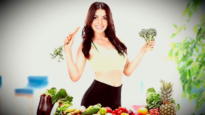 Rapaza delgada con verduras