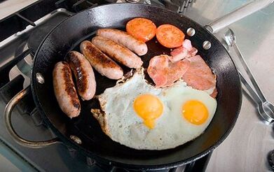 Vantaxes e inconvenientes da dieta ceto